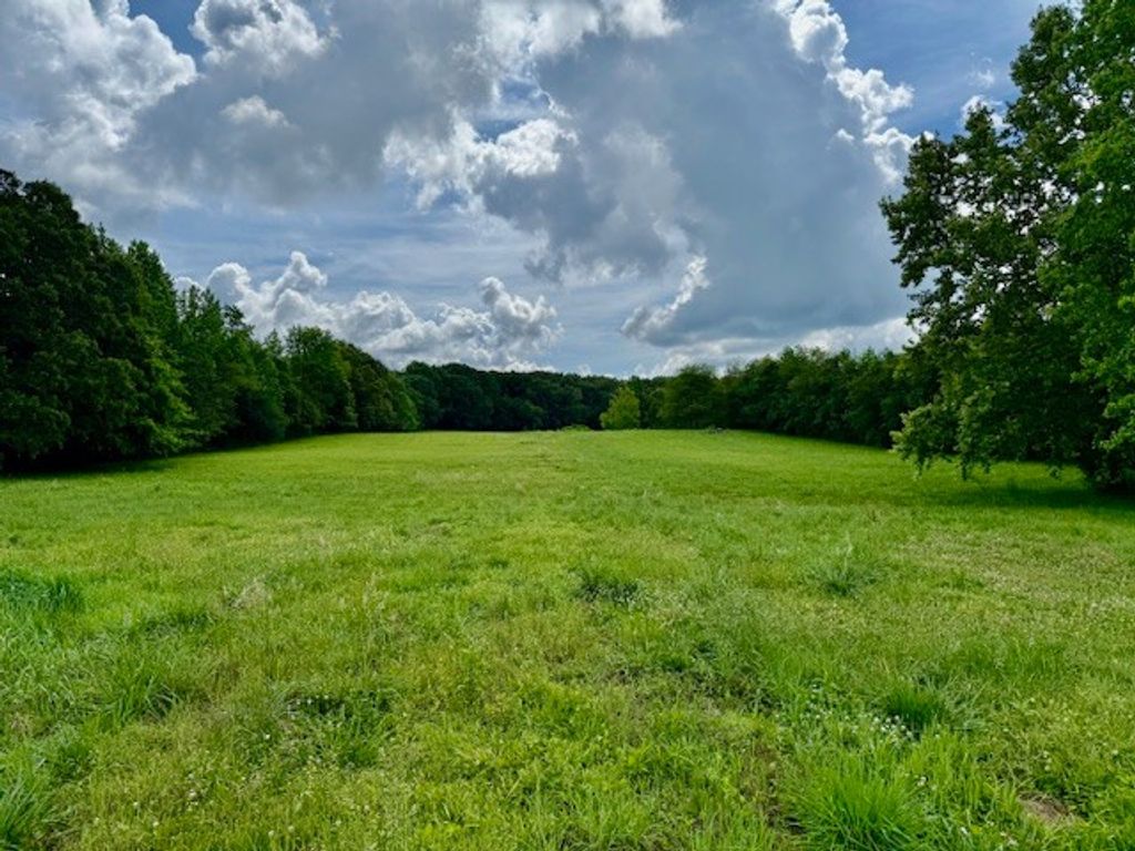 8 Westside Dr, Tullahoma, TN 37388