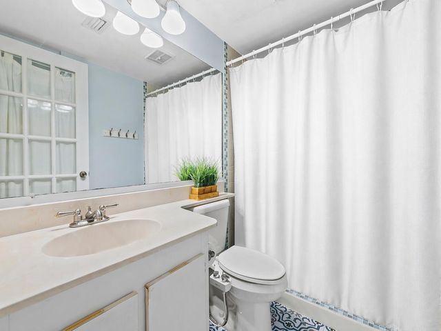 13750 Oneida Drive E1, Delray Beach, FL 33446