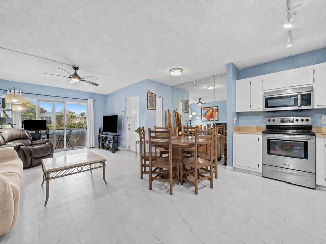 13750 Oneida Drive E1, Delray Beach, FL 33446
