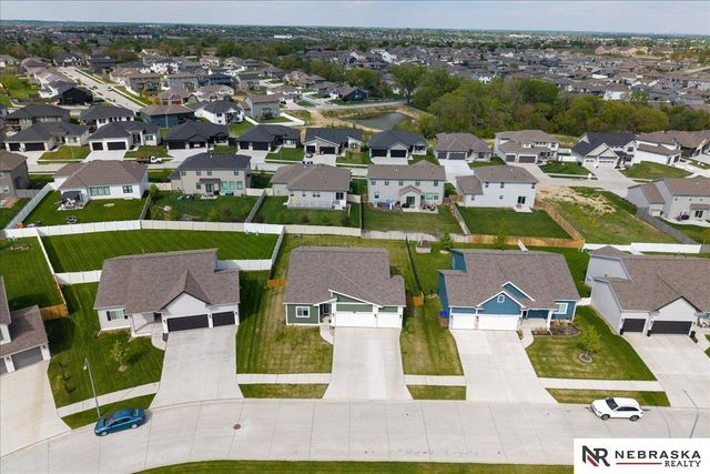 19860 Birch Avenue, Gretna, NE 68028
