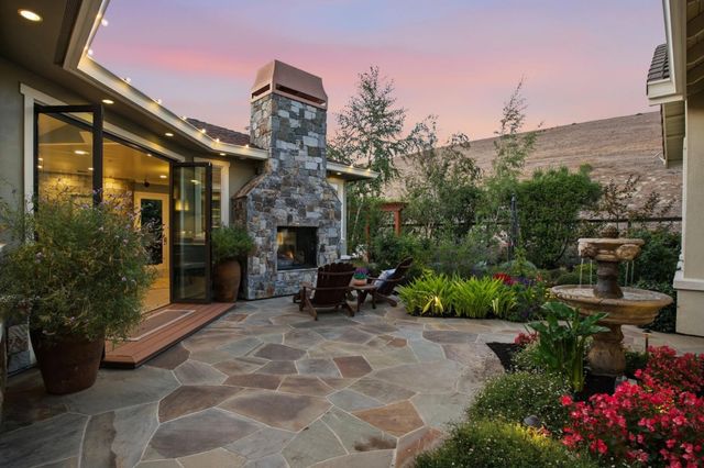10115 Ridgeline Court, Dublin, CA 94568