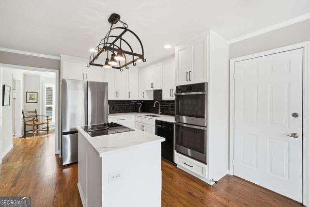 3129 Sandhurst Drive, Woodstock, GA 30189