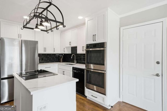 3129 Sandhurst Drive, Woodstock, GA 30189