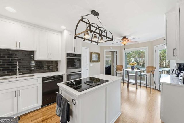 3129 Sandhurst Drive, Woodstock, GA 30189