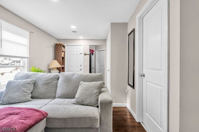 327 Fulton St, Elizabeth City, NJ 07206