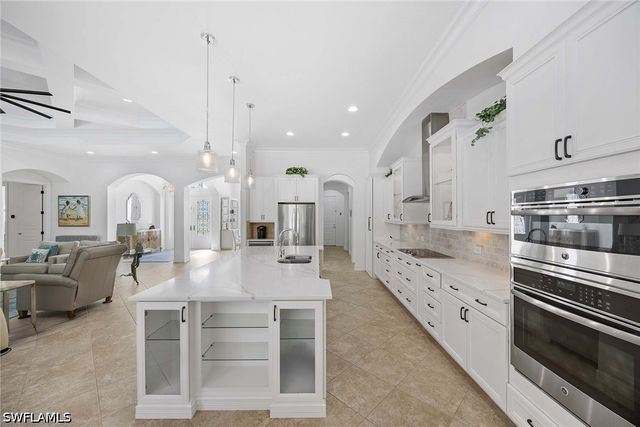 1780 Supreme CT, Naples, FL 34110