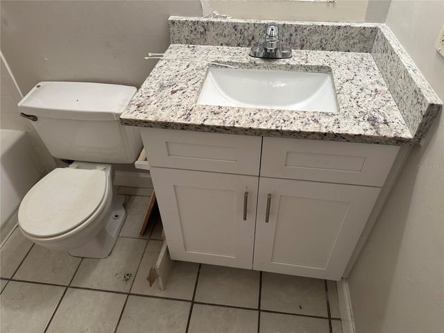 904 LAKE DESTINY ROAD G, Altamonte Springs, FL 32714