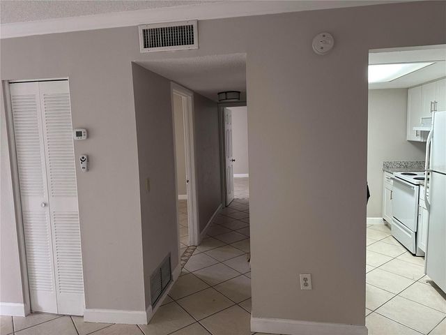 904 LAKE DESTINY ROAD G, Altamonte Springs, FL 32714
