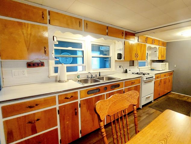 5276 E 31st Street, Au Gres, MI 48703