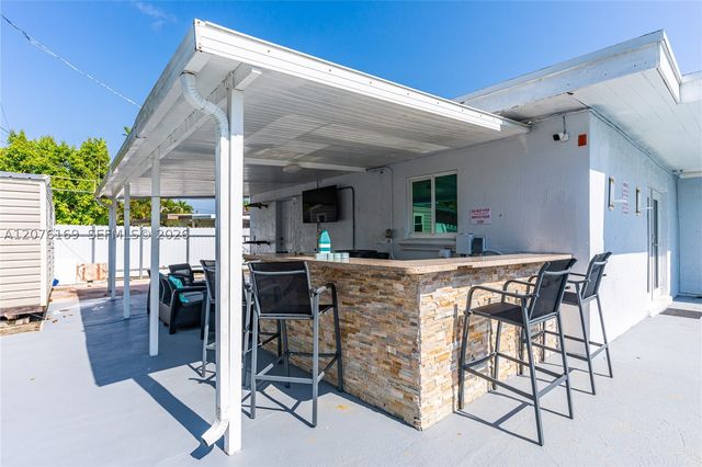 10310 SW 43rd St 0, Miami, FL 33165