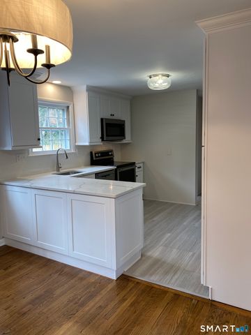 135 Millport Avenue, New Canaan, CT 06840