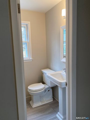 135 Millport Avenue, New Canaan, CT 06840
