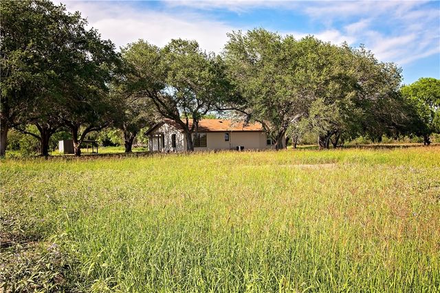 202 Ranch Road, Mathis, TX 78368