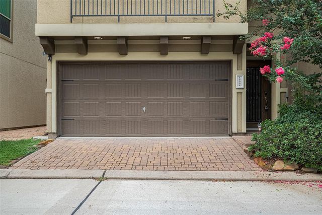 10004 Spring Shadows Park Circle, Houston, TX 77080