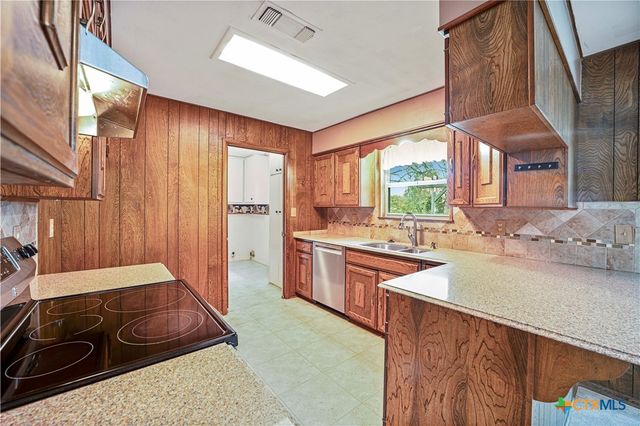 983 Hollyhock Lane, New Braunfels, TX 78130