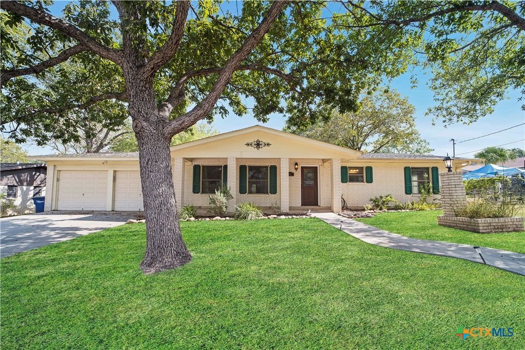 983 Hollyhock Lane, New Braunfels, TX 78130