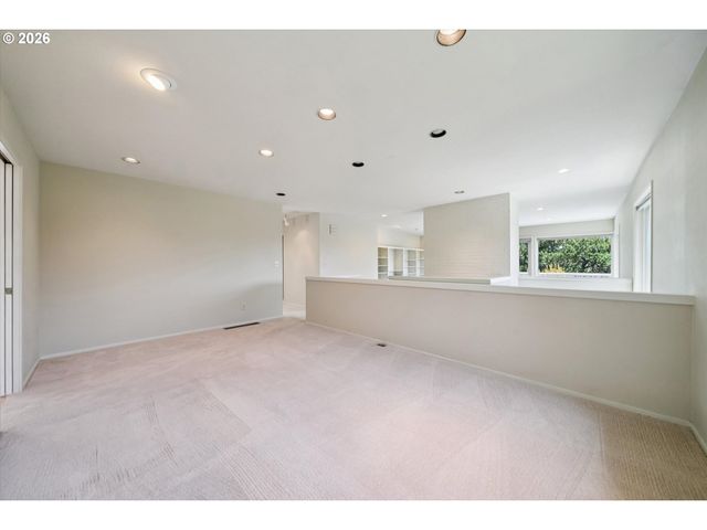 50 CONDOLEA Ct, Lake Oswego, OR 97035