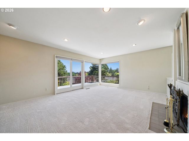 50 CONDOLEA Ct, Lake Oswego, OR 97035