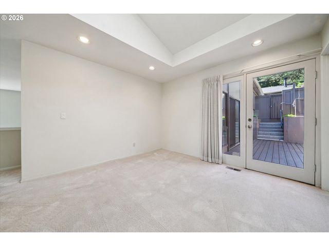 50 CONDOLEA Ct, Lake Oswego, OR 97035