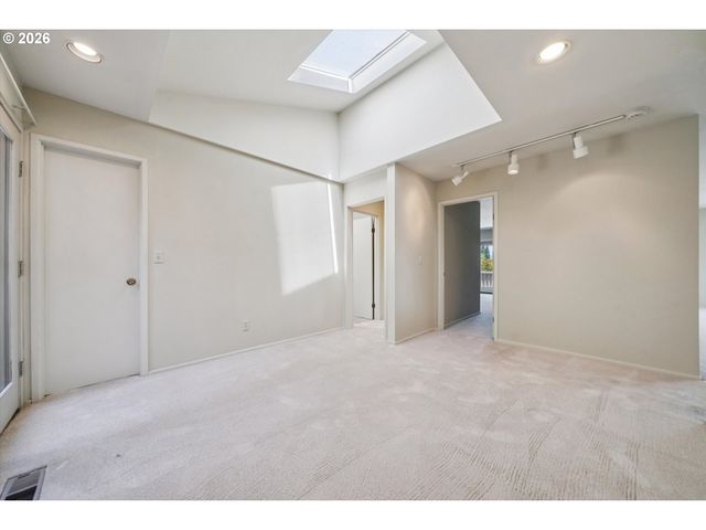 50 CONDOLEA Ct, Lake Oswego, OR 97035