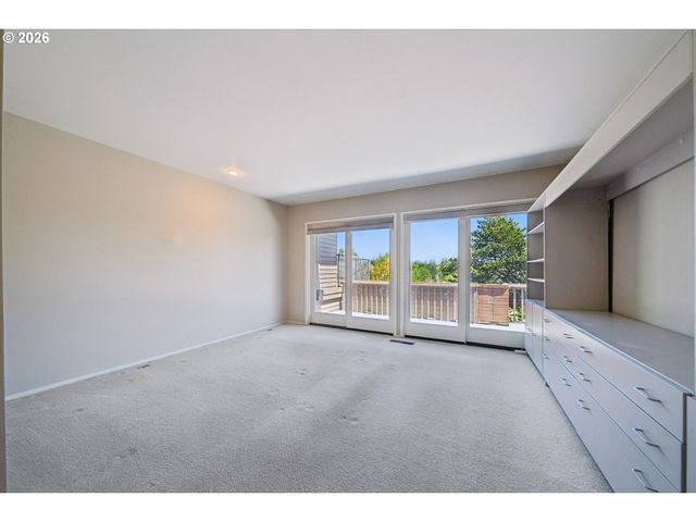 50 CONDOLEA Ct, Lake Oswego, OR 97035