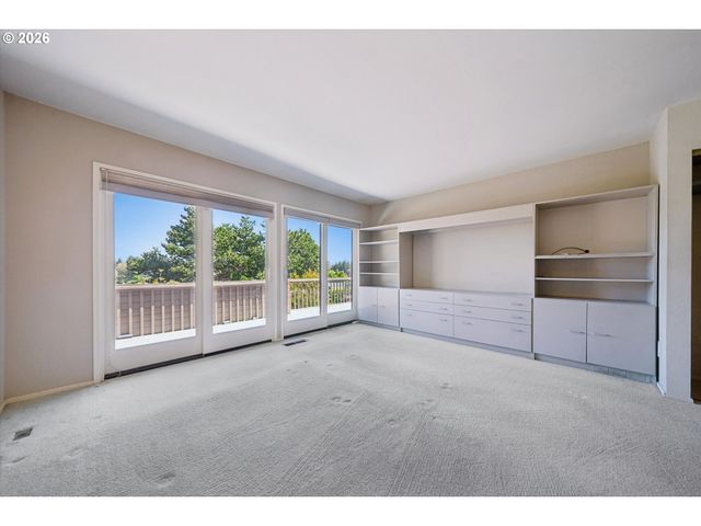 50 CONDOLEA Ct, Lake Oswego, OR 97035
