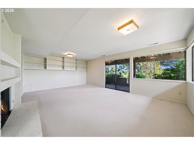 50 CONDOLEA Ct, Lake Oswego, OR 97035