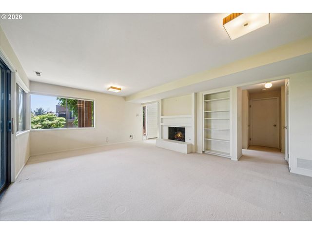 50 CONDOLEA Ct, Lake Oswego, OR 97035