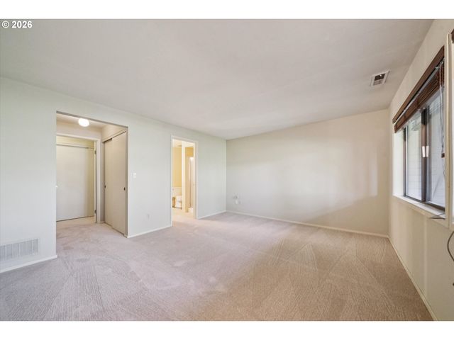 50 CONDOLEA Ct, Lake Oswego, OR 97035