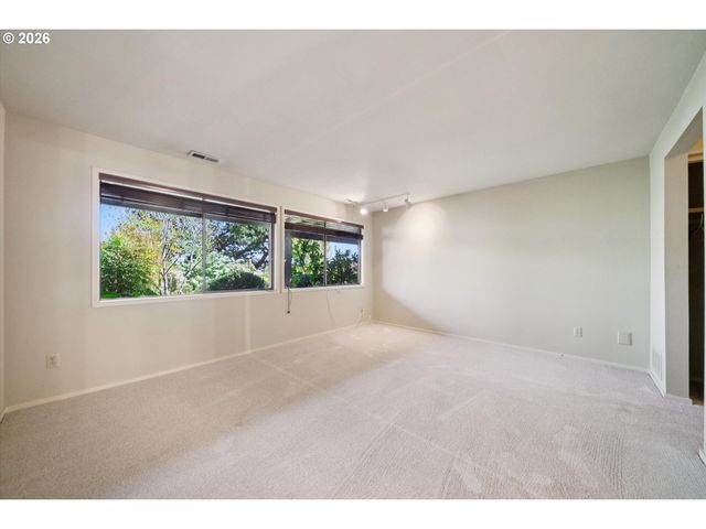 50 CONDOLEA Ct, Lake Oswego, OR 97035