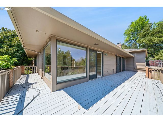50 CONDOLEA Ct, Lake Oswego, OR 97035