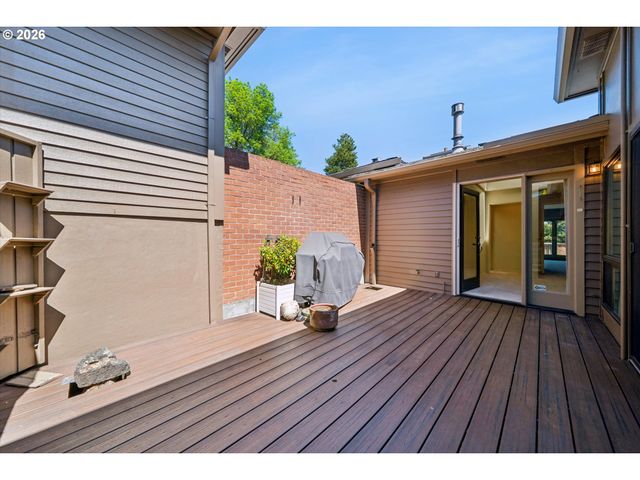 50 CONDOLEA Ct, Lake Oswego, OR 97035