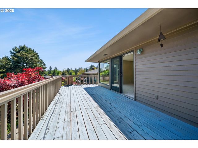50 CONDOLEA Ct, Lake Oswego, OR 97035