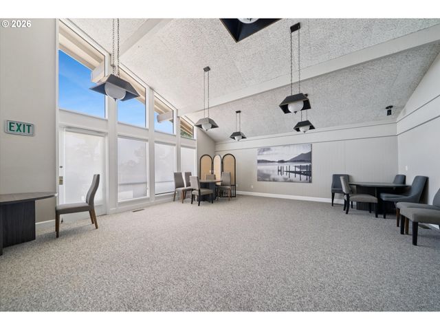 50 CONDOLEA Ct, Lake Oswego, OR 97035