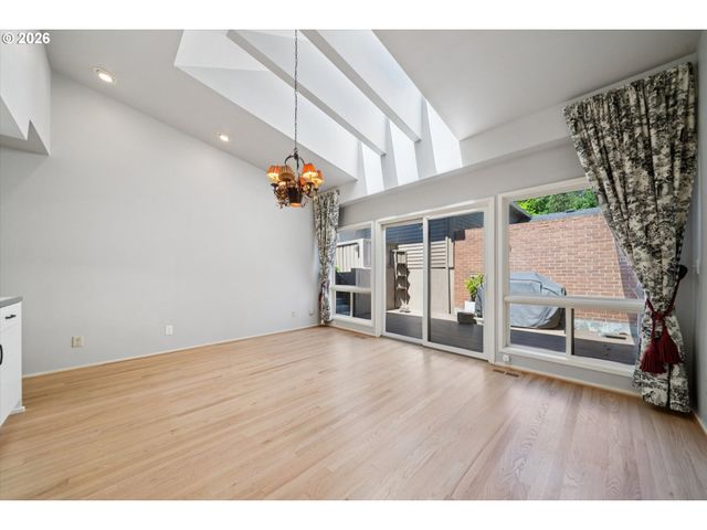 50 CONDOLEA Ct, Lake Oswego, OR 97035
