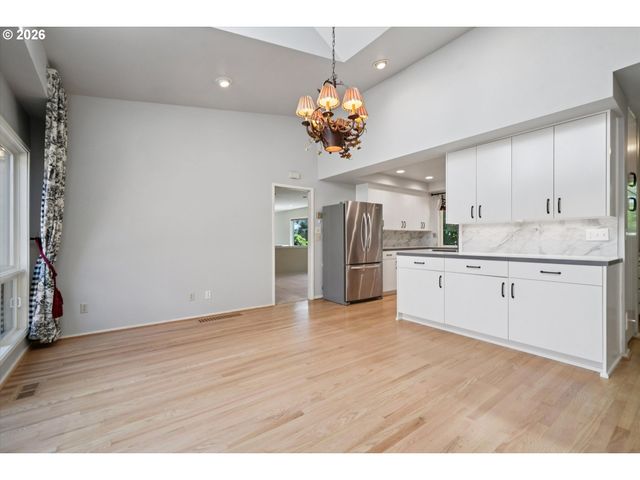 50 CONDOLEA Ct, Lake Oswego, OR 97035