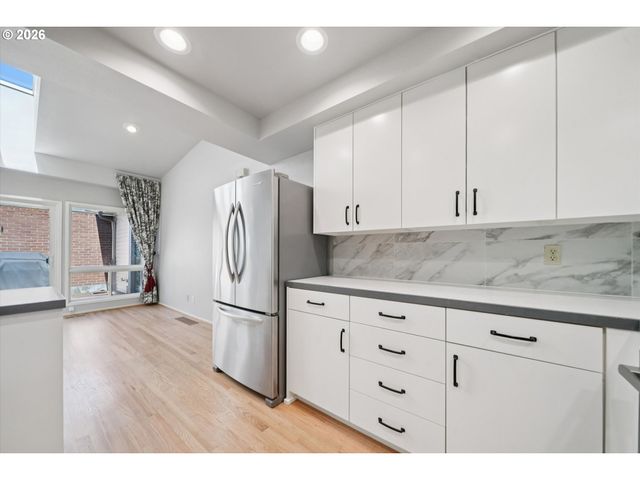 50 CONDOLEA Ct, Lake Oswego, OR 97035