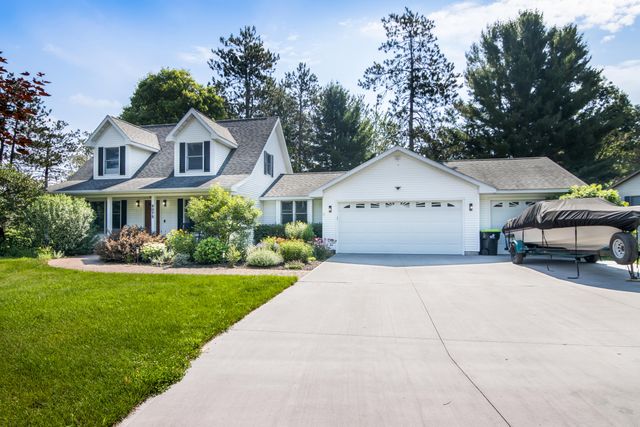 9075 Windsong Lane, Cadillac City, MI 49601