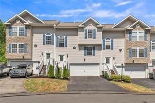 231 Mountain Dr, Carnegie, PA 15106