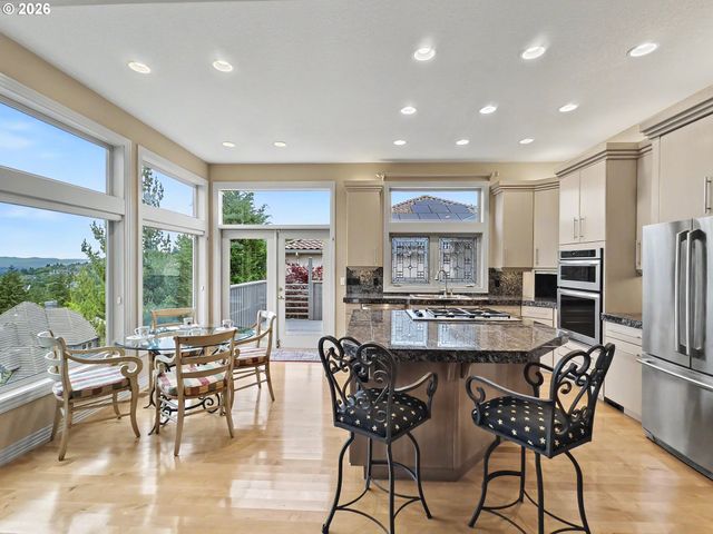 9112 Nw WILEY Ln, Portland, OR 97229