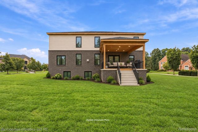 29870 Martell Court, Novi, MI 48377