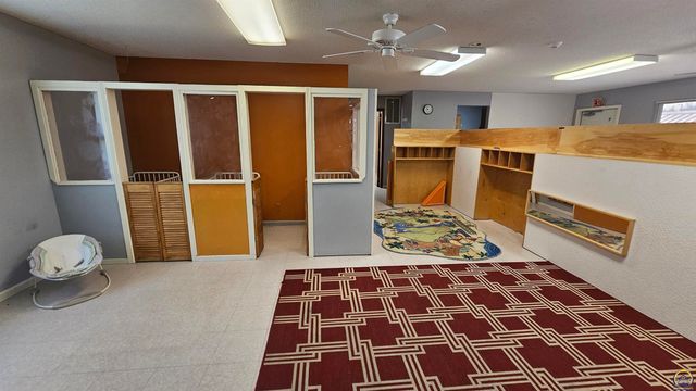 301 E 137th ST, Carbondale, KS 66414