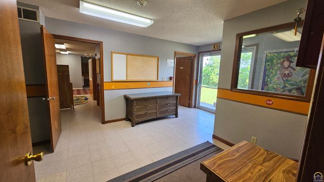 301 E 137th ST, Carbondale, KS 66414