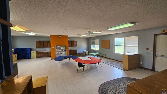 301 E 137th ST, Carbondale, KS 66414