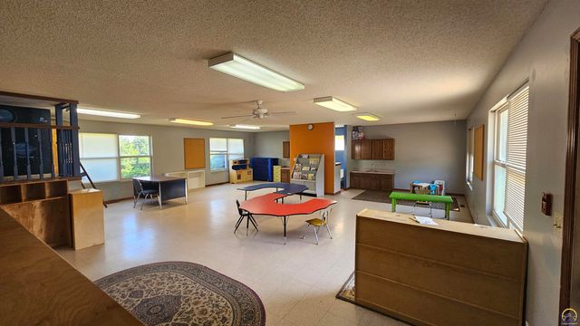 301 E 137th ST, Carbondale, KS 66414