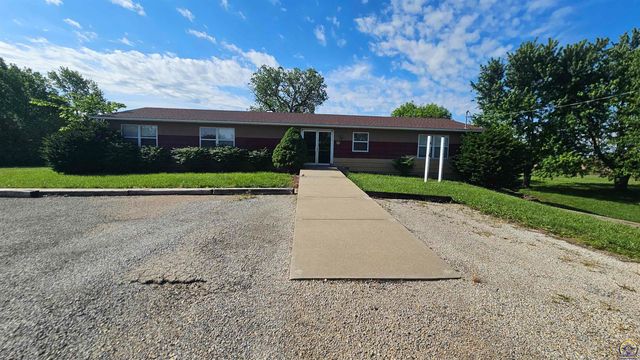 301 E 137th ST, Carbondale, KS 66414