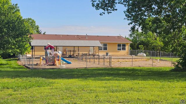 301 E 137th ST, Carbondale, KS 66414