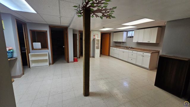 301 E 137th ST, Carbondale, KS 66414