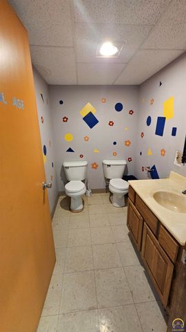 301 E 137th ST, Carbondale, KS 66414