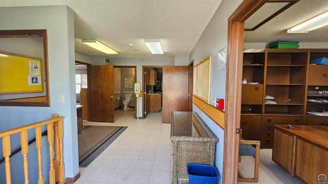 301 E 137th ST, Carbondale, KS 66414